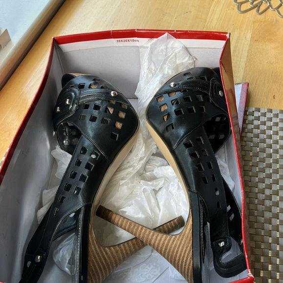 Guess women’s Rosetta Stiletto black leather - Picture 6 of 7